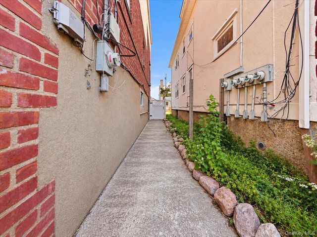 4048 Seton Avenue, Bronx, NY 10466