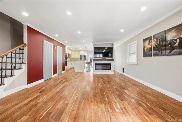 4048 Seton Avenue, Bronx, NY 10466