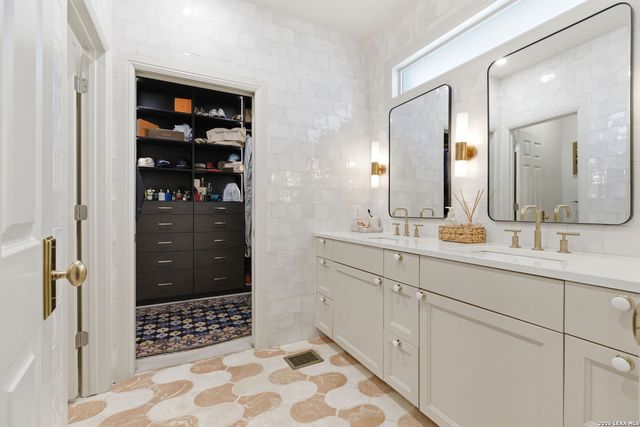 434 Thelma, Olmos Park, TX 78212