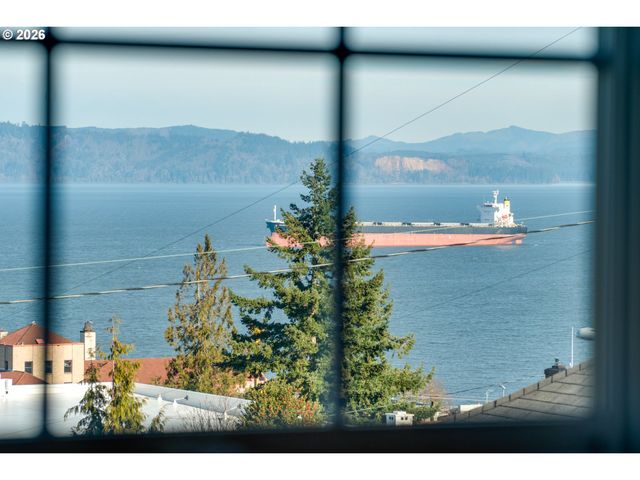 1374 PARKER Pl, Astoria, OR 97103