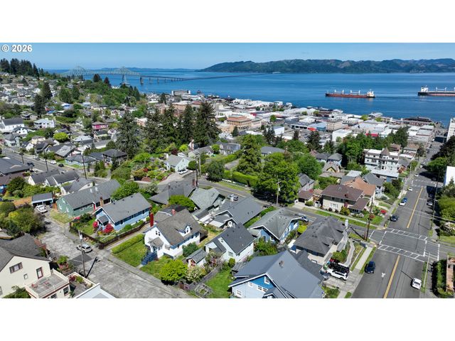 1374 PARKER Pl, Astoria, OR 97103