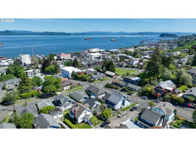 1374 PARKER Pl, Astoria, OR 97103