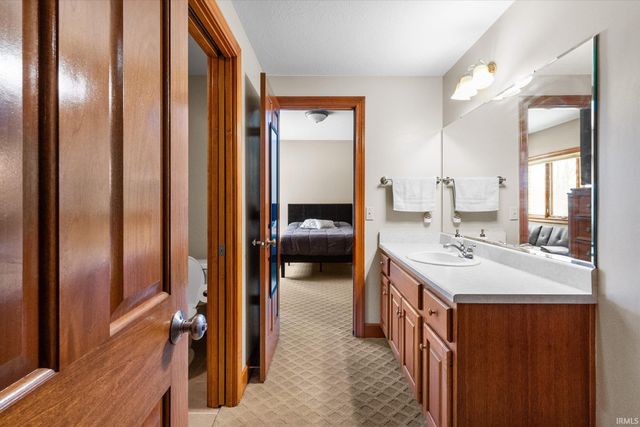 1301 Turnberry Lane, Fort Wayne, IN 46814