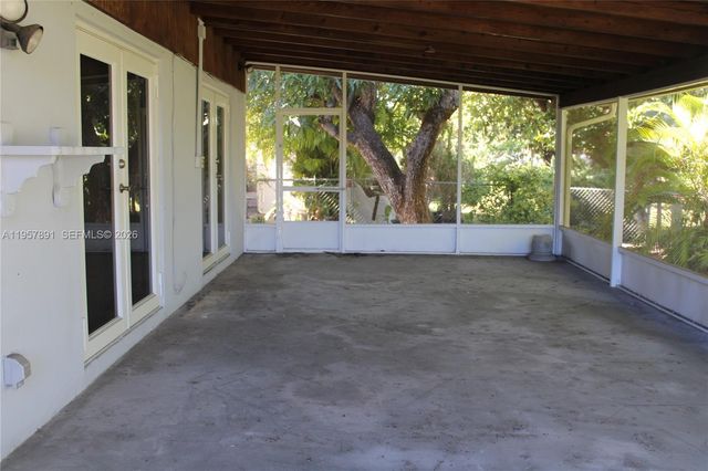 12965 SW 76th Ter, Miami, FL 33183