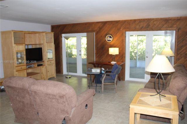 12965 SW 76th Ter, Miami, FL 33183