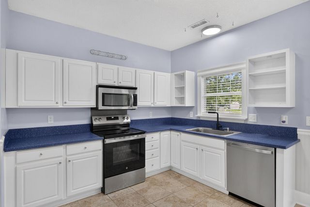 6003 Sandlewood Court, Charleston, SC 29414