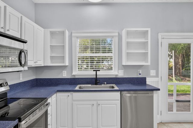 6003 Sandlewood Court, Charleston, SC 29414