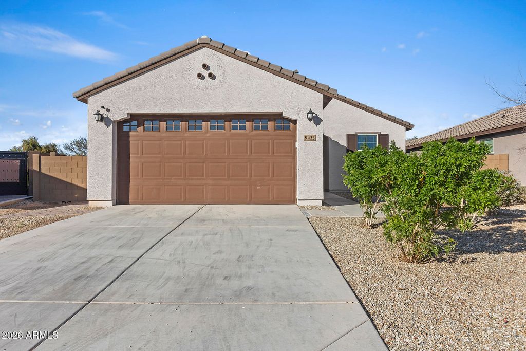 9432 W ATLANTIS Way, Tolleson, AZ 85353