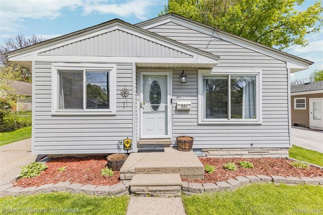591 Clara Avenue, Pontiac, MI 48340