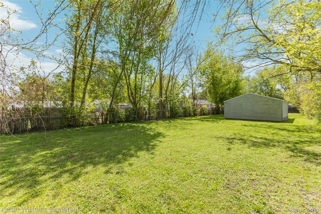 591 Clara Avenue, Pontiac, MI 48340