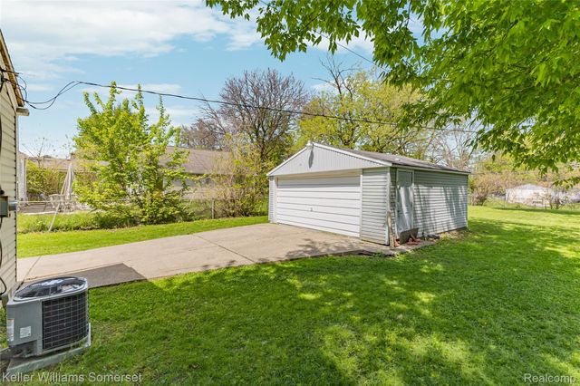 591 Clara Avenue, Pontiac, MI 48340