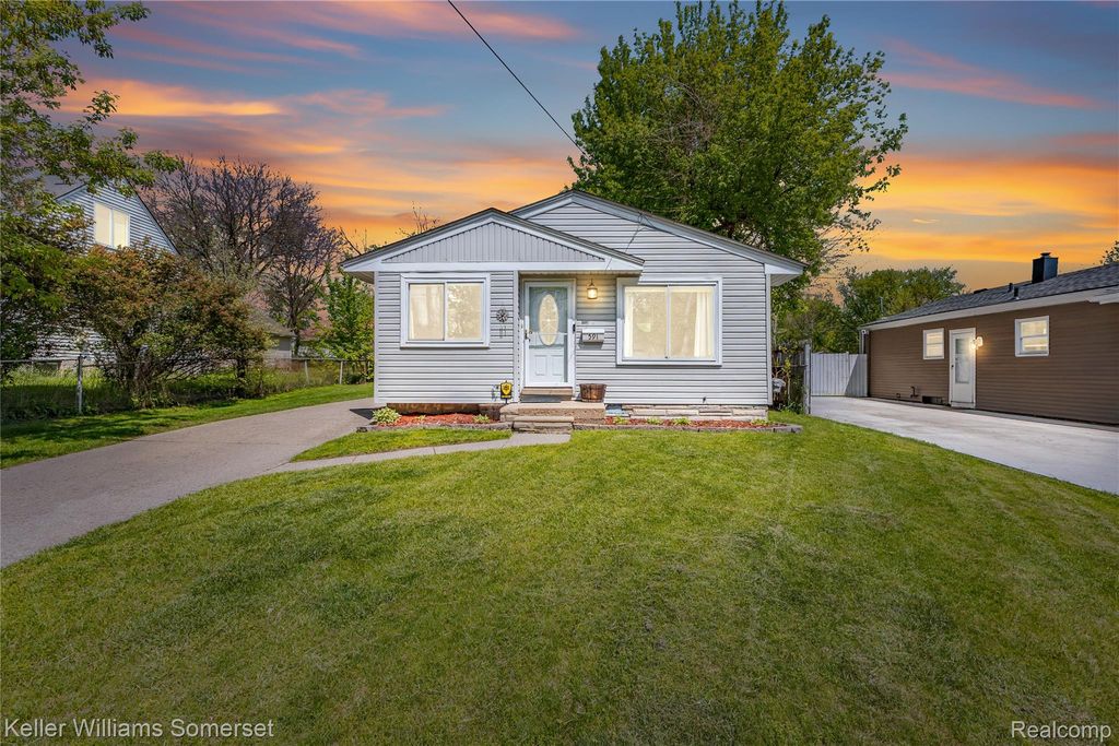 591 Clara Avenue, Pontiac, MI 48340