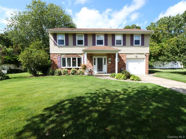 28 Block Boulevard, Port Jefferson Station, NY 11776