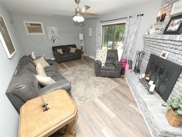 28 Block Boulevard, Port Jefferson Station, NY 11776