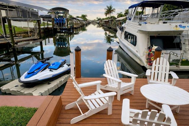 808 SW 52nd Street, Cape Coral, FL 33914
