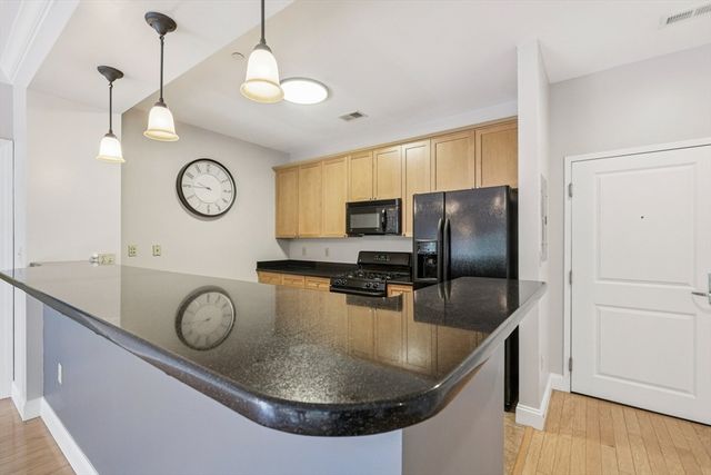 527 Pawtucket 207, Lowell, MA 01854