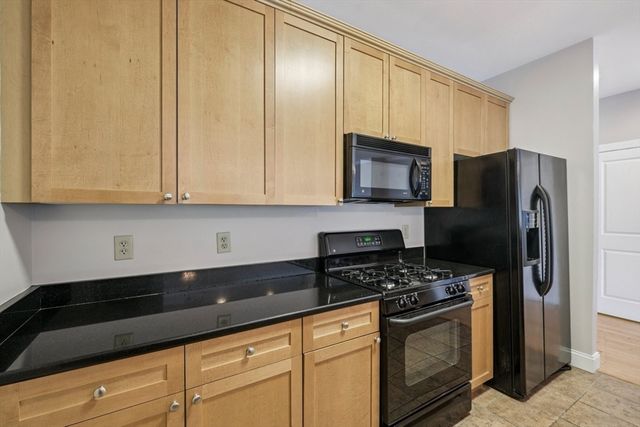 527 Pawtucket 207, Lowell, MA 01854