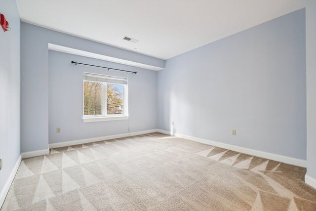 527 Pawtucket 207, Lowell, MA 01854