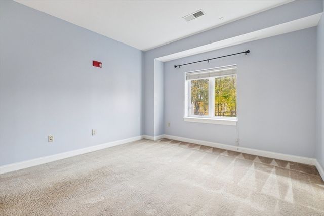 527 Pawtucket 207, Lowell, MA 01854