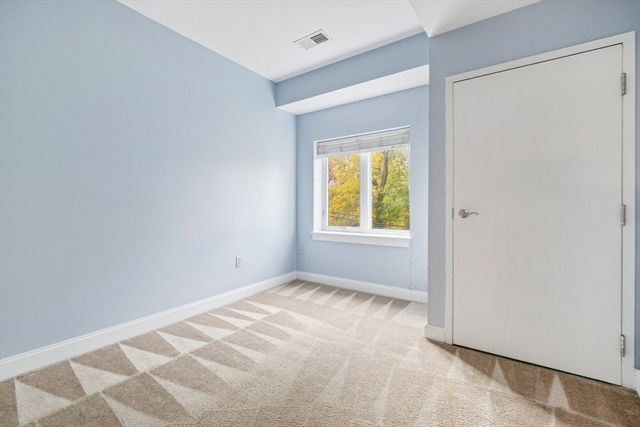 527 Pawtucket 207, Lowell, MA 01854