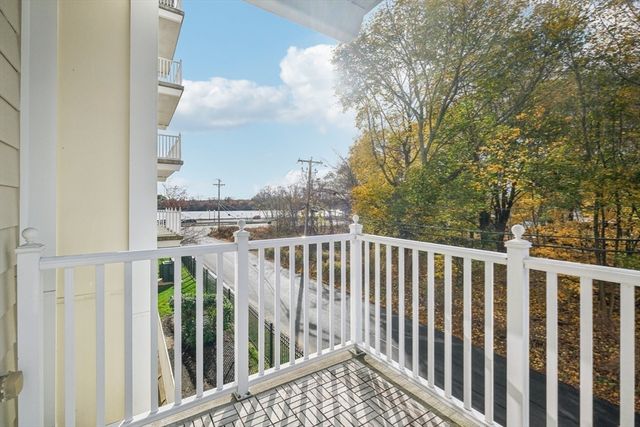 527 Pawtucket 207, Lowell, MA 01854