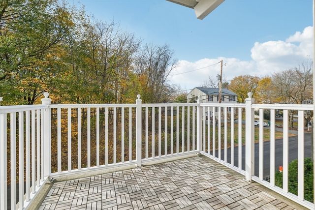 527 Pawtucket 207, Lowell, MA 01854