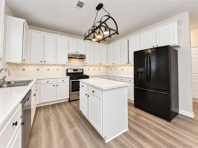 3270 Royal Creek Way SW, Lilburn, GA 30047
