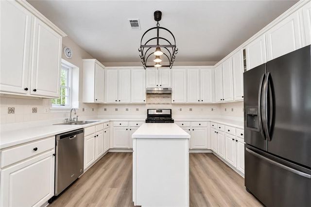 3270 Royal Creek Way SW, Lilburn, GA 30047