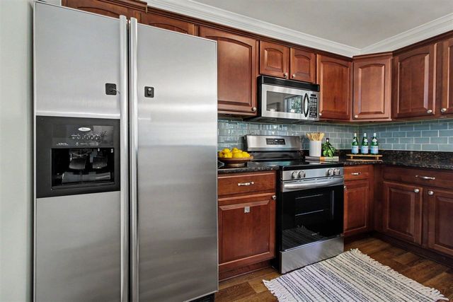 3037 Barclay Way, Ann Arbor, MI 48105
