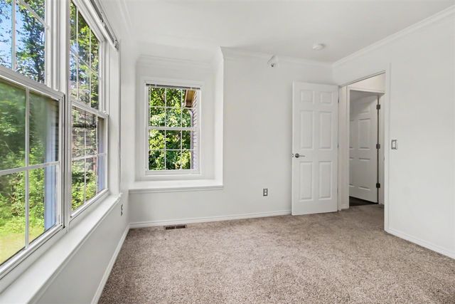 3037 Barclay Way, Ann Arbor, MI 48105