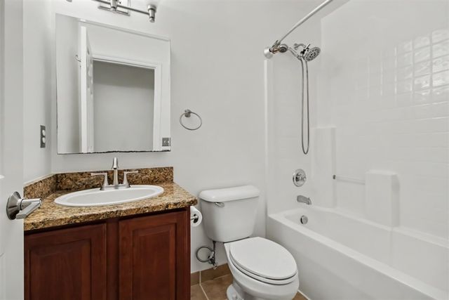 3037 Barclay Way, Ann Arbor, MI 48105