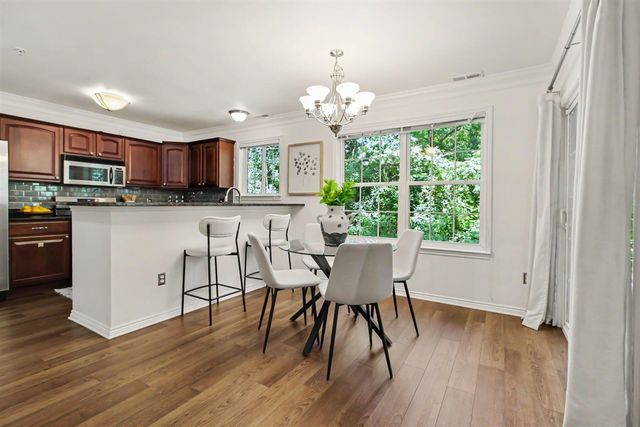 3037 Barclay Way, Ann Arbor, MI 48105
