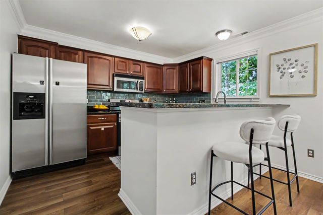 3037 Barclay Way, Ann Arbor, MI 48105