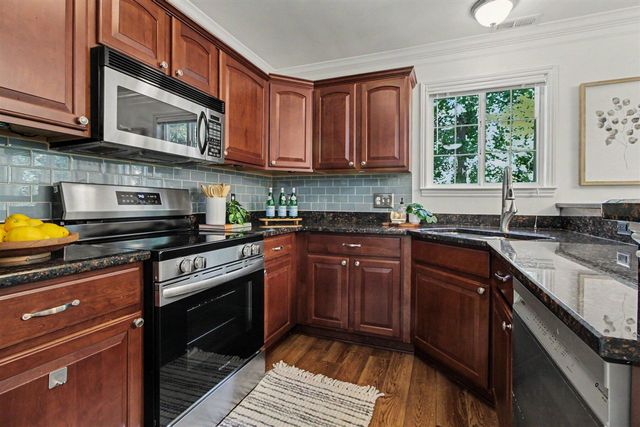 3037 Barclay Way, Ann Arbor, MI 48105