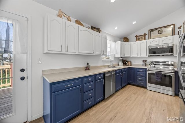 20999 Lacombe Road, Waynesville, MO 65583