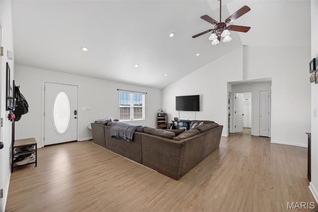 20999 Lacombe Road, Waynesville, MO 65583