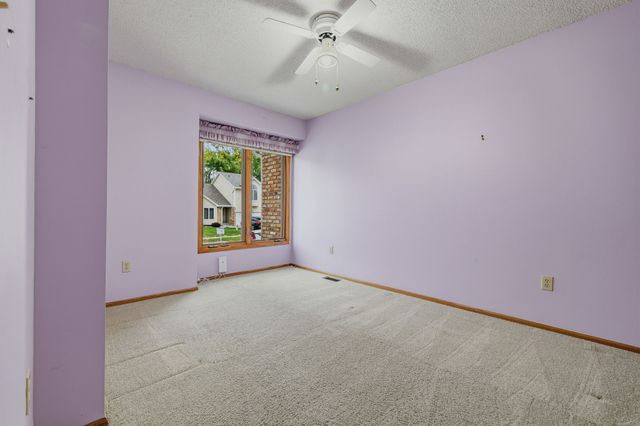 1044 Bradford Place, West Des Moines, IA 50266