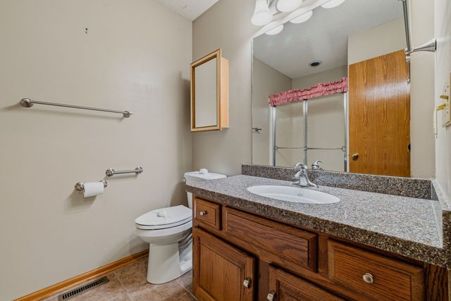 1044 Bradford Place, West Des Moines, IA 50266