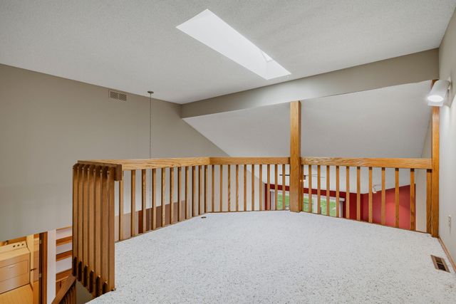 1044 Bradford Place, West Des Moines, IA 50266