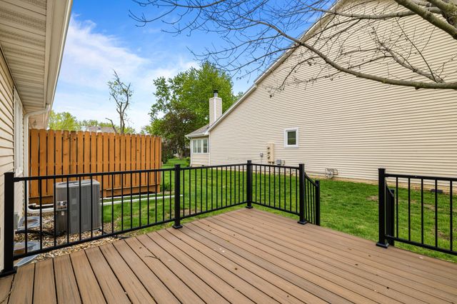 1044 Bradford Place, West Des Moines, IA 50266