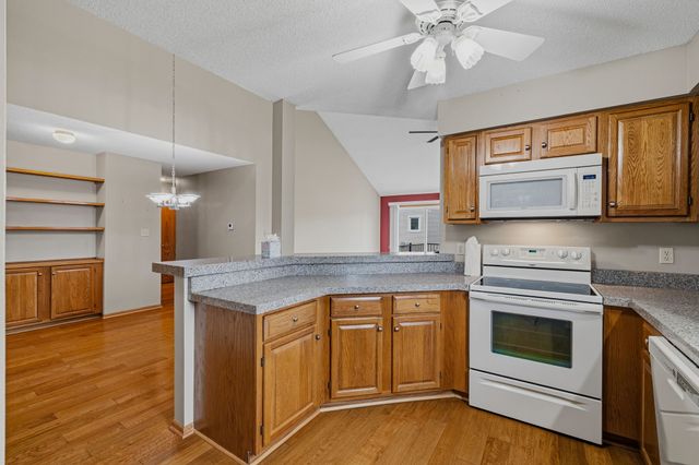 1044 Bradford Place, West Des Moines, IA 50266