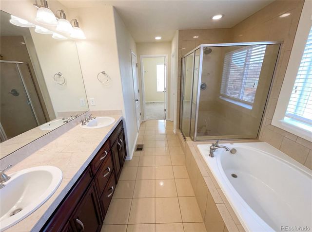 6334 N Ensenada Court, Aurora, CO 80019