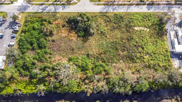 2725 COMMERCE PARKWAY, North Port, FL 34289