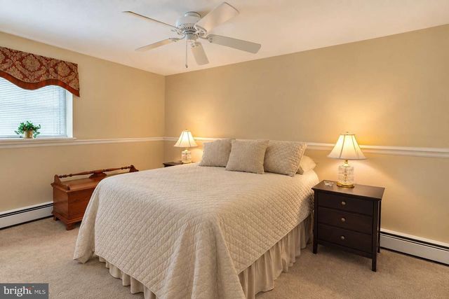 4 FORREST CENTRAL DR, Titusville, NJ 08560