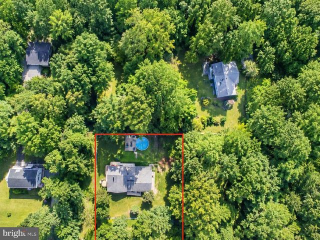 4 FORREST CENTRAL DR, Titusville, NJ 08560