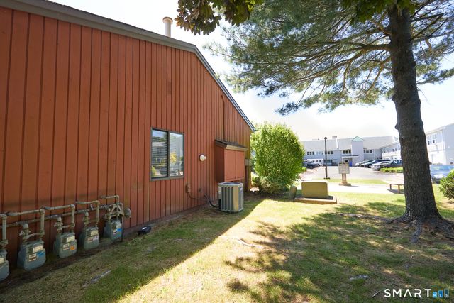 442 Asbury Ridge 442, Shelton, CT 06484
