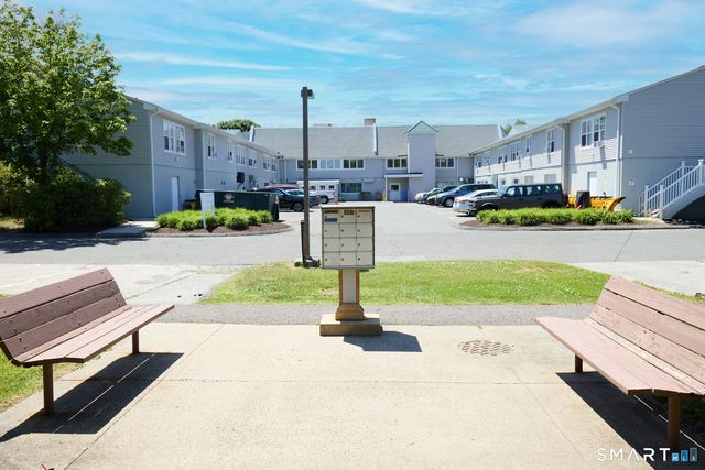 442 Asbury Ridge 442, Shelton, CT 06484