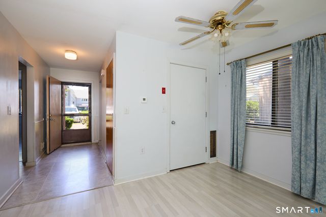 442 Asbury Ridge 442, Shelton, CT 06484