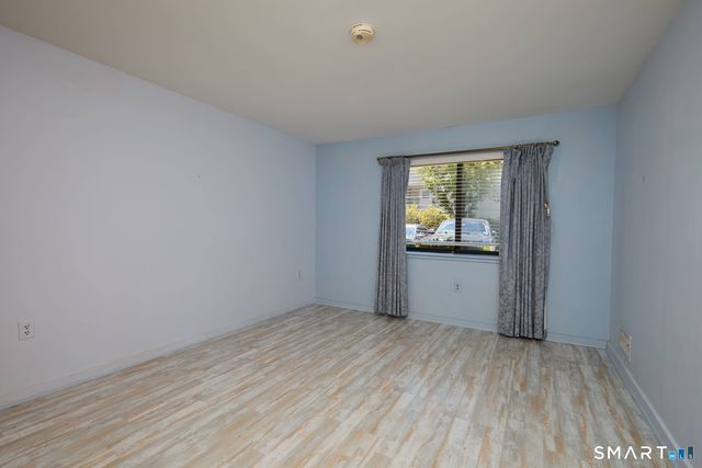 442 Asbury Ridge 442, Shelton, CT 06484
