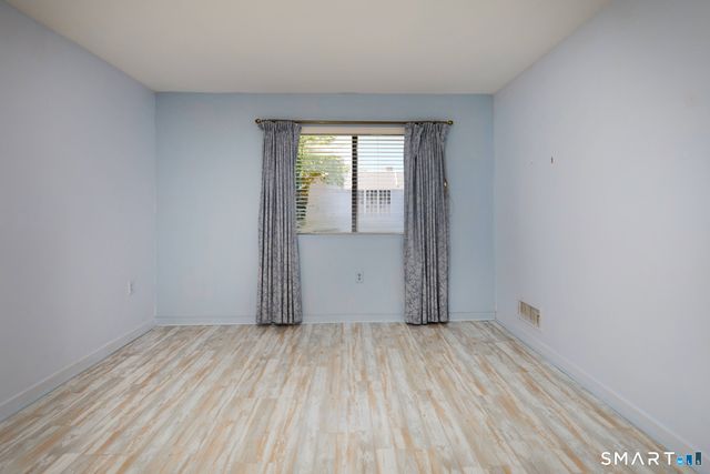 442 Asbury Ridge 442, Shelton, CT 06484